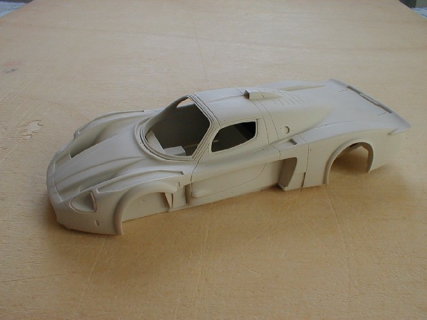 http://www.modellismo.net/forum/attachments/statico-recensioni-kit/27548d1168780237-auto-maserati-mc12-1-24-e-jan-corpo_vett.jpg