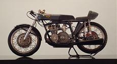 moto-benelli-250-4-cilindri-grand-prix-1965-finale_sx.jpg
Visite: 5
Dimensione:  60.7 KB
ID: 26412