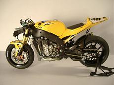 moto-yamaha-motogp-2006-dscf3342-naked-03.jpg
Visite: 26
Dimensione:  102.1 KB
ID: 31516