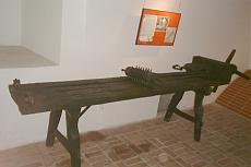 Ropewalk, o come diavolo si chiama-poland_-_torture_bed_in_torture_museum.jpg