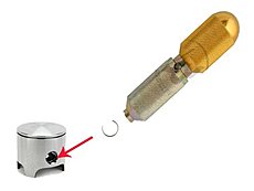Quale metodo va adoperato per rimuovere e rimettere le C fermaspinotto del pistone?-circlips_tool.jpg