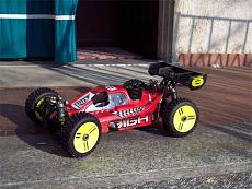 LOSI 8IGHT Dan Catth-100_1664.jpg