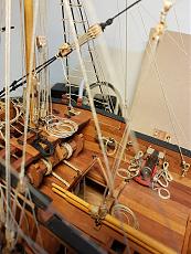 Costruzione La Belle - Hachette-20200403_024646_due-drizze-trinchetto.jpg