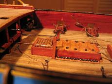 fregata inglese Hotspur-24-pompe-manovella.jpg