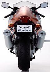 Costruisci la Suzuki GSX 1300R Hayabusa  ModelSpace DeAgostini-4.jpg