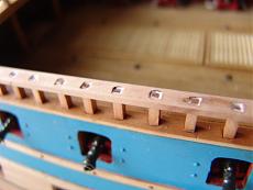 costruzione delle balconate-incollaggio-con-vinavil.jpg