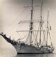 un saluto a tutti-belgian_barquentine_mercator._trinidad-_c._1960.jpg