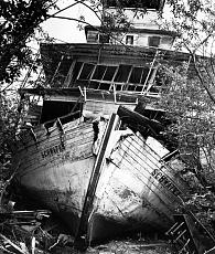 Francis Drake-boat.jpg