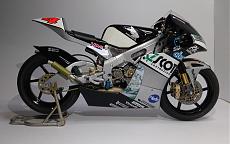 Waltercalz Gallery (Moto)-rsw250-right.jpg