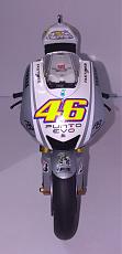 Waltercalz Gallery (Moto)-yzr-m1-front.jpg