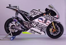 Waltercalz Gallery (Moto)-yzr-m1-laguna-right.jpg