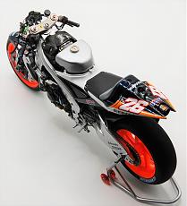 Waltercalz Gallery (Moto)-rear-top.jpg