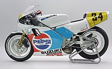 Waltercalz Gallery (Moto)-suzuki-rgv-left.jpg