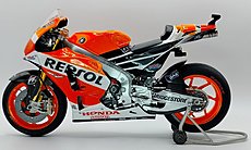 Waltercalz Gallery (Moto)-honda-rc213v-rep-left.jpg