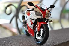 Svizzero88's Gallery-yamaha-yzf-r1-5.jpg