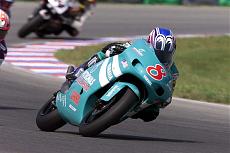 [MOTO] news 1:12-yamaha-20yzr-20250-202002-20naoki-20matsudo-2001-1-.jpg