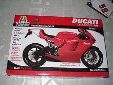 DUCATI Desmosedici rrstradale italeri...(aiuto)-sdc10310.jpg