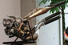 Ricerca Info Honda NSR 500 MoviStar-800px-honda_nsr500_engine_front_honda_collection_hall-1-.jpg