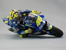 [FIGURINO] Il pilota Valentino Rossi-figurino_valentino2.jpg