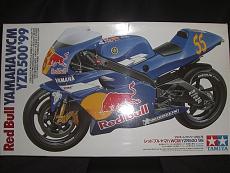 [moto] tamiya 1/12 yamaha wcm yzr500 99 red bull-tamiya-1_12-yamaha-wcm-yzr500-99-red-bull-01.jpg