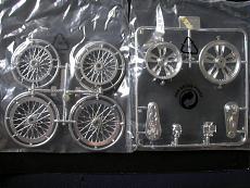 Serie "CUSTOM CHOPPER" _ Revell,1/12th scale-cerchiraggierazze-appliquechrm.jpg