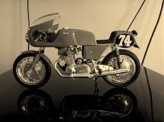 Laverda 750 sfc Heller Scala 1:8-p80323-101532.jpg