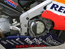 [moto] Motogp reference ufficiale-122_rc211vtest_detail3zoom-honda_rc211v_gp-right_side_engine_view-1-.jpg