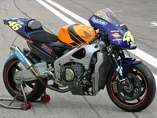 [moto] Motogp reference ufficiale-122_rc211vtest_nakedzoom-honda_rc211v_gp-stripped_view-1-.jpg