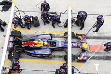 Red Bull Renault 6 [2010]-150061.jpg