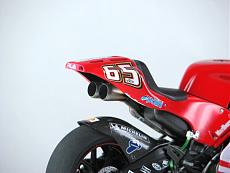 [MOTO] Ducati Desmosedici GP4 2004 Capirossi scala 1/12-img_7751.jpg