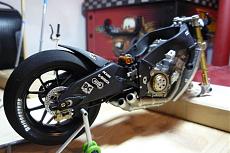 Kawasaki ZX-RR tamiya 1:12-179446_1792333697608_1517613086_31865553_5737153_n.jpg