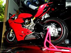 Ducati Borgo Panigale 1199-4.jpg