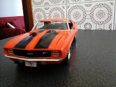 [auto] Chevrolet Camaro z28 orange Revell 1:25-20150402_113047.jpg
