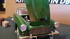 Aston Martin DB4 Monogram 1/25-20150615_141040.jpg