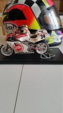 Suzuki RGV 500 1993-94 studio 27-20180502_114034.jpg