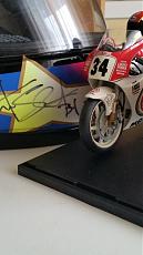 Suzuki RGV 500 1993-94 studio 27-20180502_114139.jpg