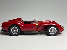 Ferrari 250 Testa Rossa 1/24 Hasegawa-img_2425.jpg