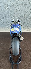 (MOTO) Yamaha M1 2004 Tamiya + tk Top Studio+casco KS-yamaha-m1-2004-3.jpg