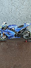 (MOTO) Yamaha M1 2004 Tamiya + tk Top Studio+casco KS-yamaha-m1-2004-5.jpg