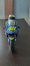 (MOTO) Yamaha M1 2004 Tamiya + tk Top Studio+casco KS-yamaha-m1-2004-16.jpg