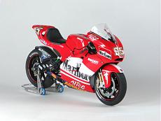 [MOTO] Tamiya Ducati Desmosedici GP4 2004 scala 1/12-img_7687.jpg