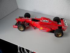 Auto Tamiya Ferrari F310B 1/20-sam_0657.jpg