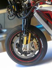 [MOTO] Ducati Desmosedici GP4 - Fotoincisa - Detail-Up...-8.jpg