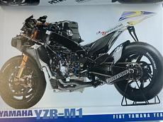 [1/12 MOTO] Tamiya Yamaha M1 2009-lato-sx.jpg