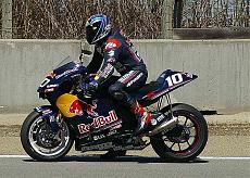 [moto] suzuki gsv-r 05 red bull-pict0057.jpg