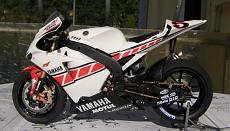 [MOTO] Yamaha M1 Edwards 50th Anniversary-p9218042.jpg