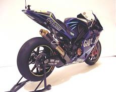 Yzr M1 2004-bella_di_reny.jpg