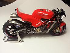 [MOTO] Ducati Desmosedici GP4 - Fotoincisa - Detail-Up...-2.jpg