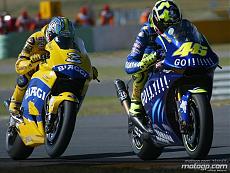 Le Yamaha M1 vincenti dal 2002-2010-110004_rossi-biaggi-action-800x600-apr18.jpg._original.jpg
