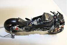 Yamaha m1 2011 valencia edition-img_dic14.jpg